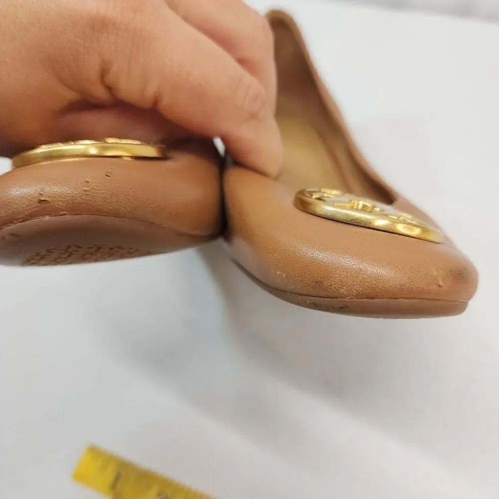 Tory Burch Size 6.5 Chelsea Wedge Pumps Tan Leather Medallion Round Toe Comfort
